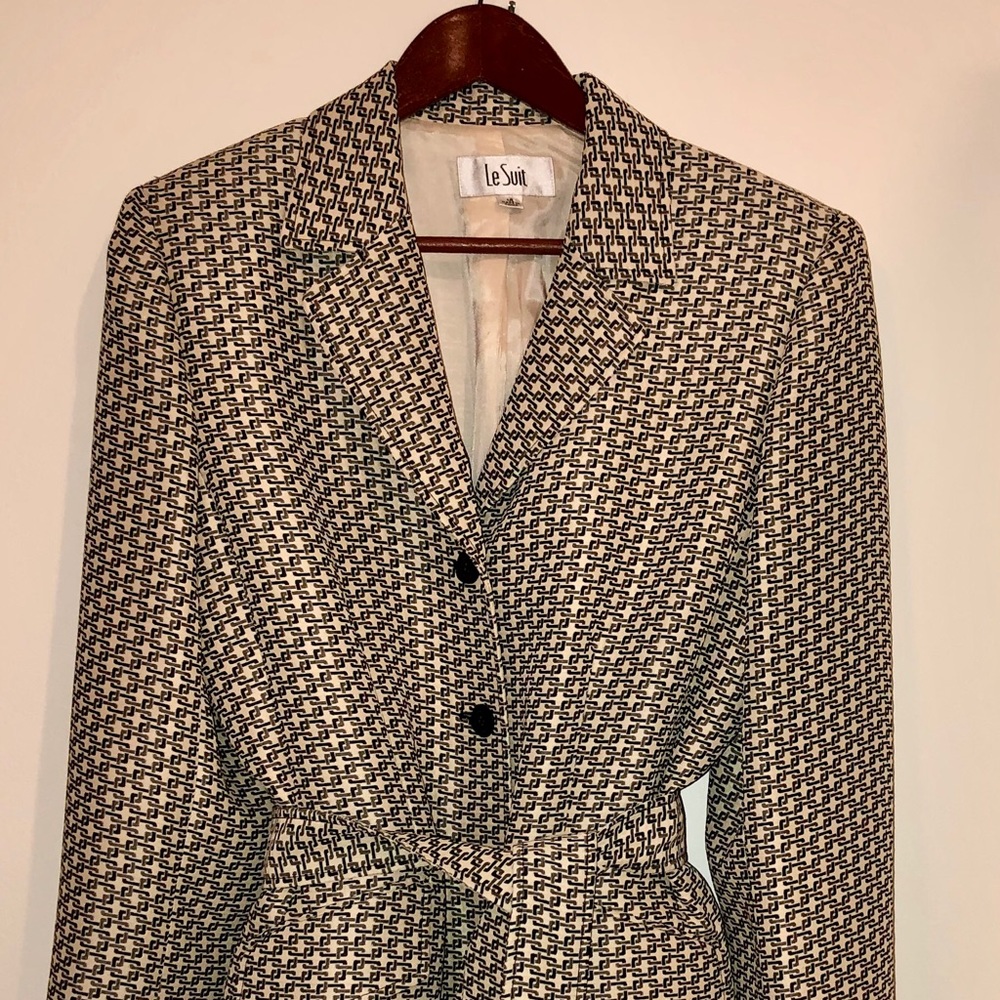 Le Suit Coat